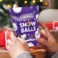 CADBURY MINI SNOWBALLS šventiniai šokoladiniai saldainiai 74 g